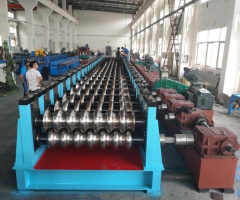 宜興波紋膜板T型波成型機(jī)