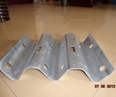 宜興三波護(hù)欄板成型設(shè)備